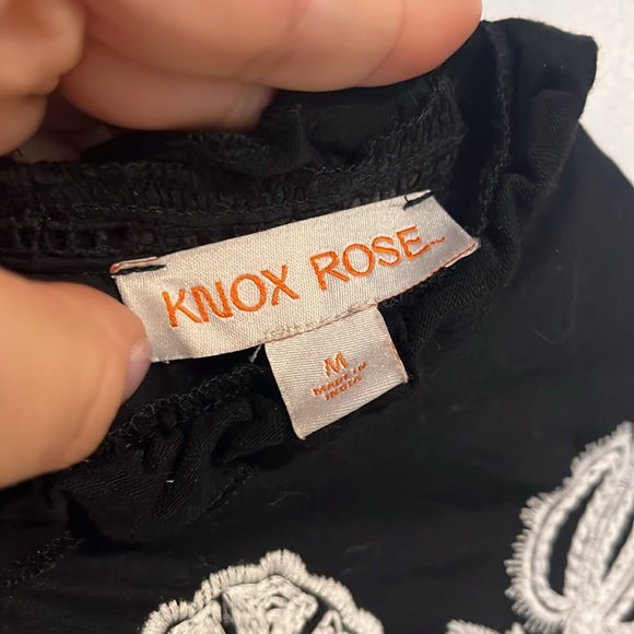 Black top with white embroidery and cap sleeves! - Picture 2 of 5